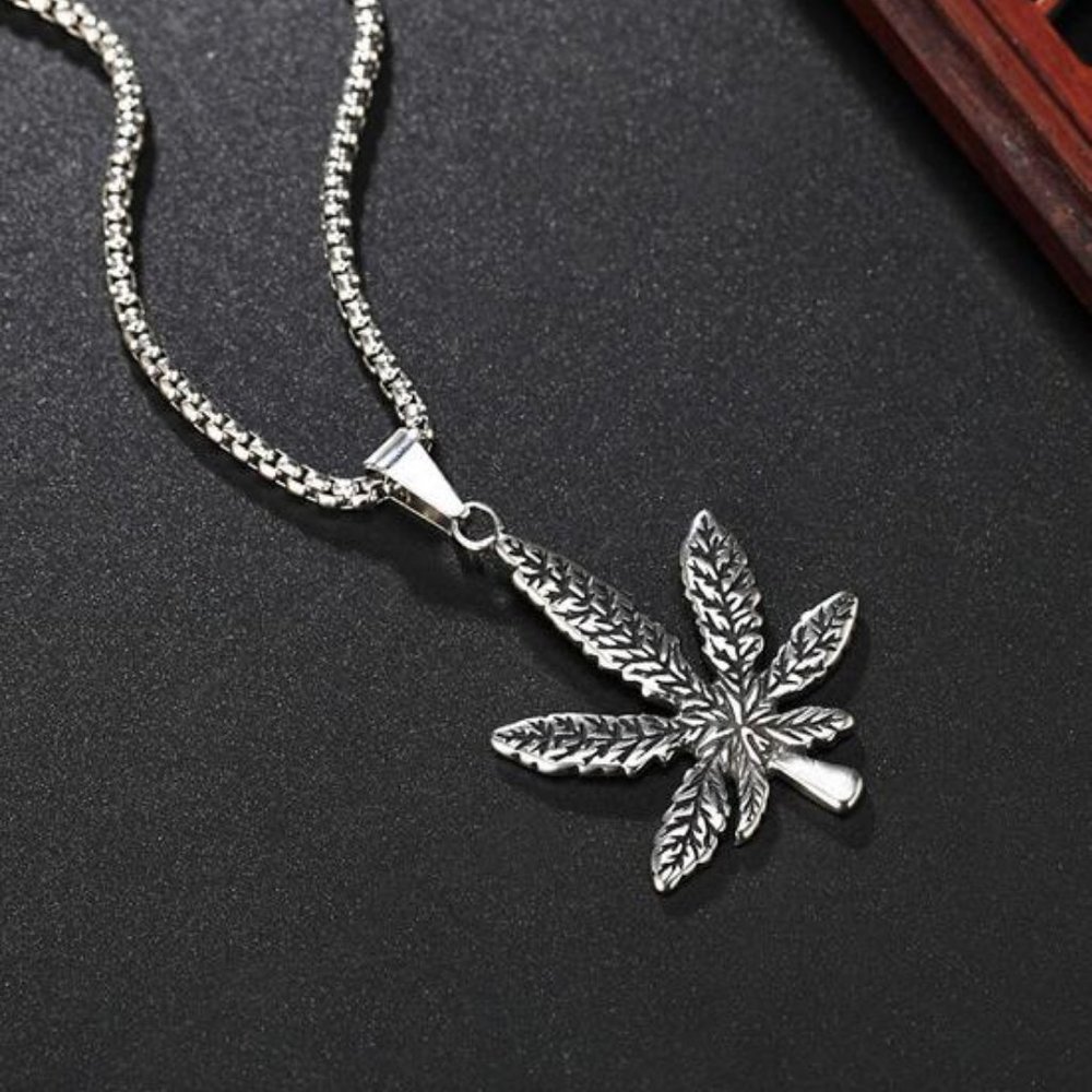 Maple stainless steel leaf necklace for Men, BL55590003 - Picture 5 of 5